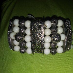 Beaded stretch bracelet